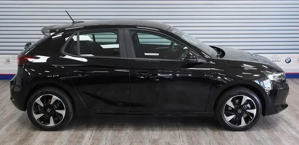 Usata Opel Corsa-e Edition 100 kW (136 CV) 2025 Nero Utilitaria