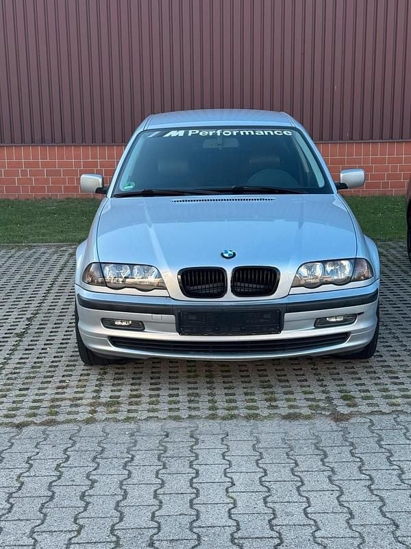 Silber Gebraucht 2001 BMW 325 Limousine | 3.500 € (Superpreis) - Bild 1/4