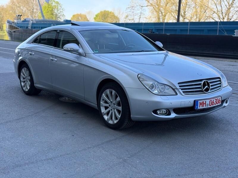 Silber Gebraucht 2009 Mercedes CLS500 Coupé | 7.850 € - Bild 1/4