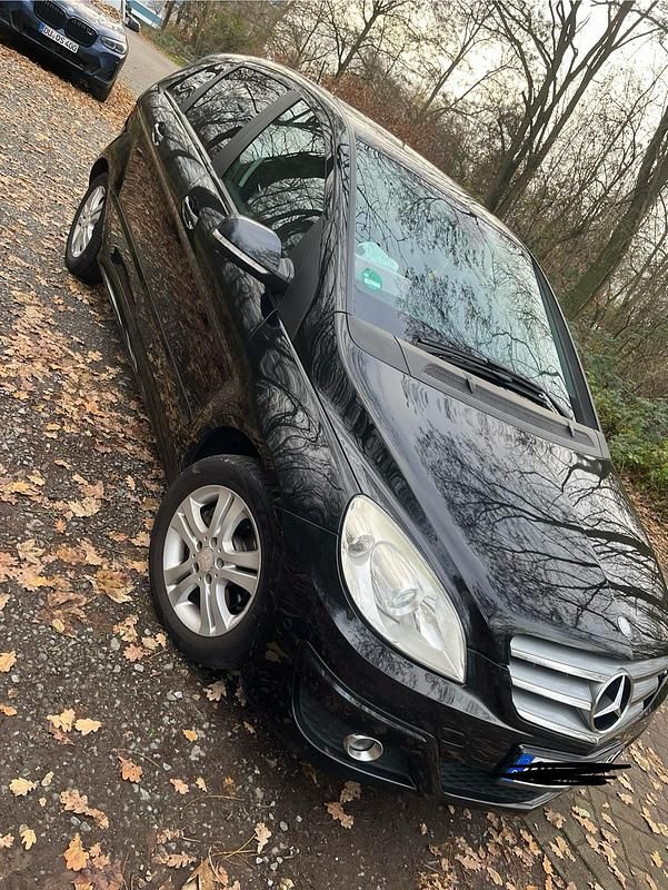 Gebraucht Mercedes B180 120 PS (88 kW) 2009 Schwarz Van / Kleinbus