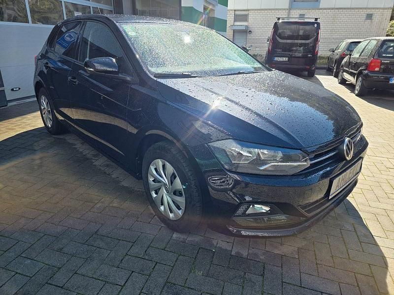 Gebraucht VW Polo Comfortline 95 PS (69 kW) 2018 Schwarz Limousine