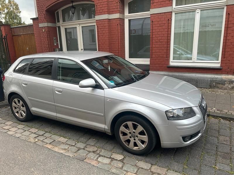 Silber Gebraucht 2005 Audi A3 Sport Kleinwagen | 2.500 € (Guter Preis) - Bild 1/4