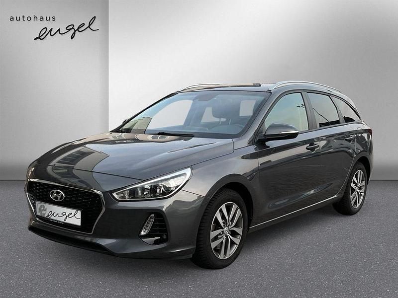 Grau Gebraucht 2018 Hyundai i30 Trend Kombi | 14.989 € (Fairer Preis) - Bild 1/4