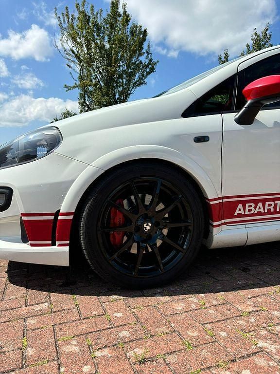 Weiß Gebraucht 2011 Abarth Punto Evo Kleinwagen | 7.890 € - Bild 1/4