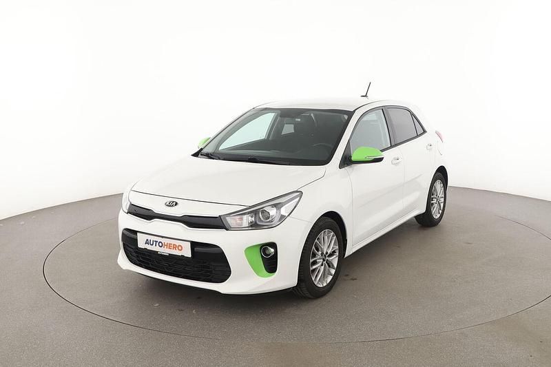 Weiß Gebraucht 2018 Kia Rio DREAM-TEAM Edition Limousine | 10.830 € (Guter Preis) - Bild 1/3