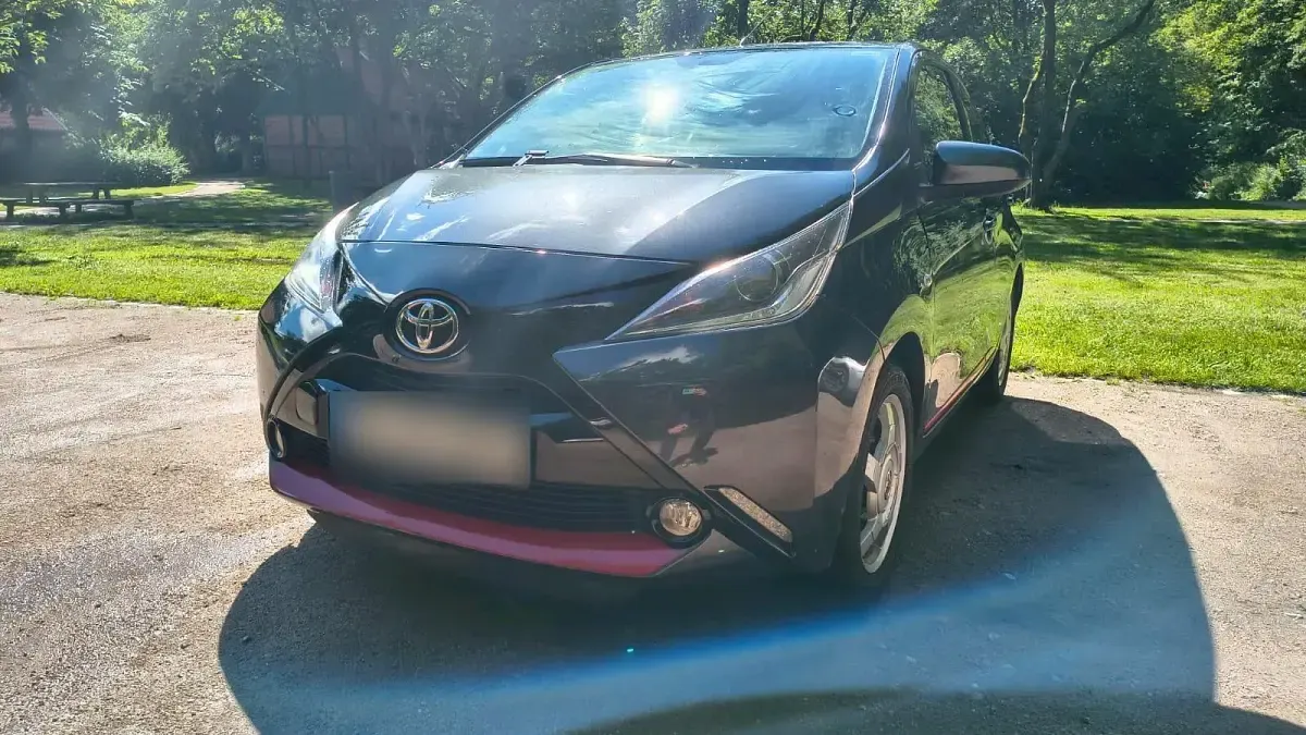 Gebraucht Toyota Aygo 69 PS (50 kW) 2014 Grau Kleinwagen