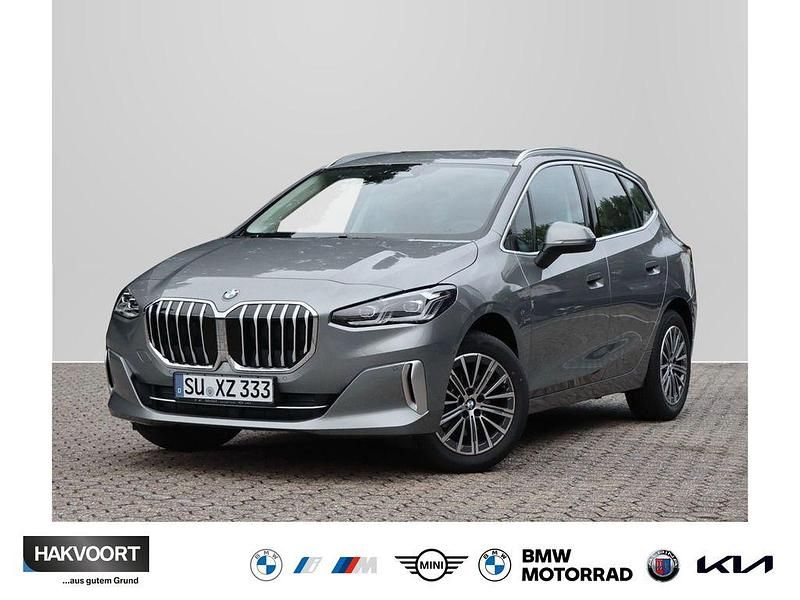 Skyscraper grau metallic Neu 2025 BMW 218 Luxury Line Van / Kleinbus | 39.460 € (Etwas zu teuer) - Bild 1/4