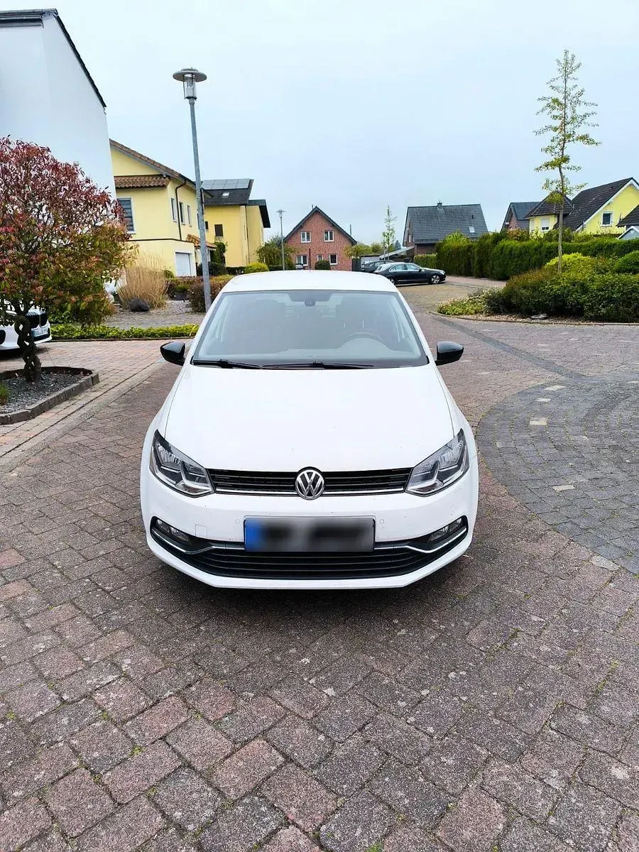 Gebraucht VW Polo 75 PS (55 kW) 2015 Weiß Limousine