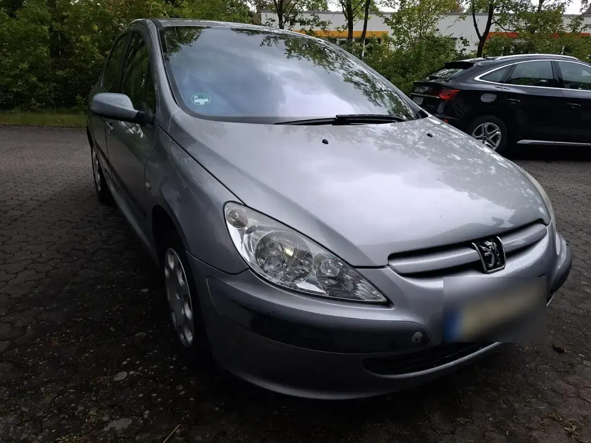 Gebraucht Peugeot 307 109 PS (80 kW) 2005 Silber Limousine