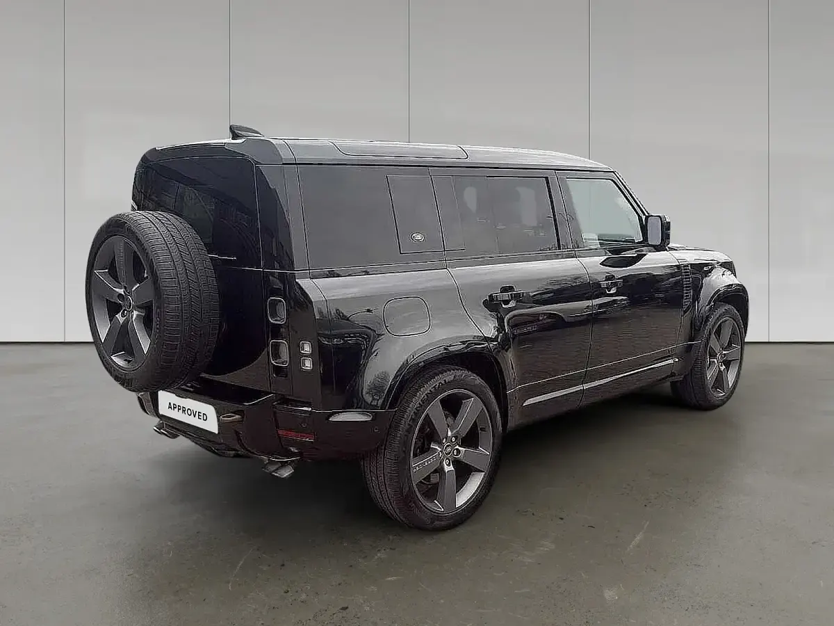 Gebraucht Land Rover Defender 532 PS (391 kW) 2022 Santorini black SUV