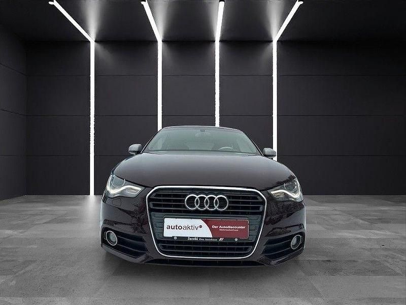 Gebraucht Audi A1 Ambition 86 PS (63 kW) 2012 Rot Kleinwagen