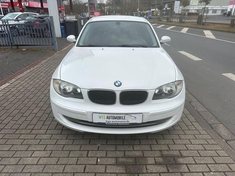 Weiß Gebraucht 2009 BMW 116 Advantage Kleinwagen | 4.999 € (Etwas zu teuer) - Bild 1/4