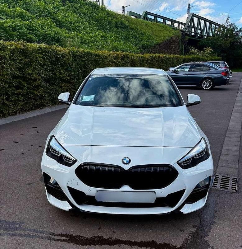 Weiß Gebraucht 2021 BMW 218 M Sport Limousine | 23.500 € (Fairer Preis) - Bild 1/4