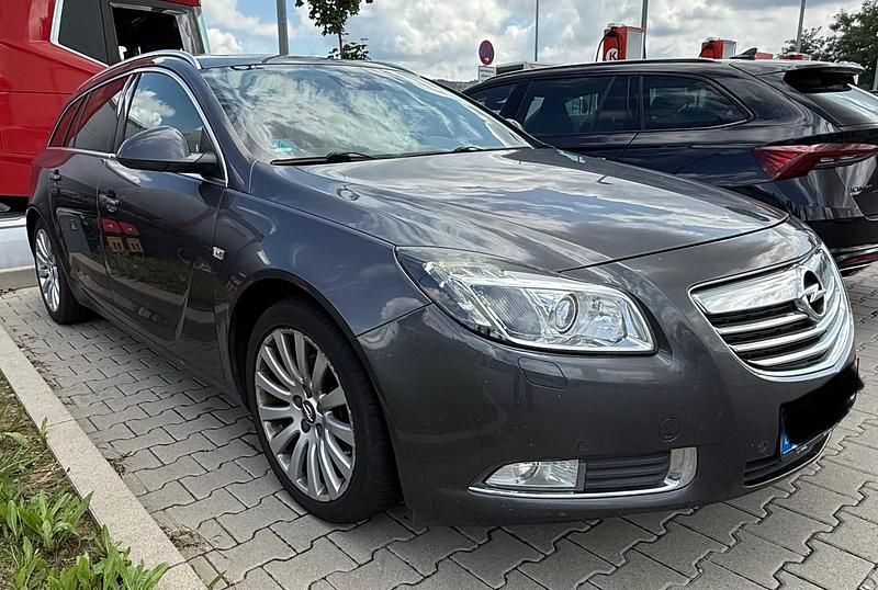 Grau Gebraucht 2010 Opel Insignia Kombi | 4.200 € (Etwas zu teuer) - Bild 1/4