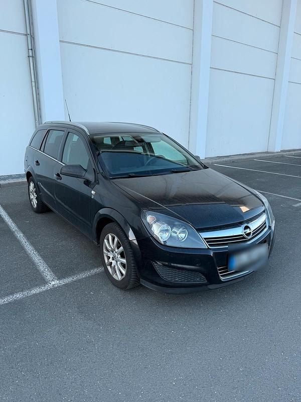 Gebraucht Opel Astra 116 PS (85 kW) 2010 Schwarz Kombi
