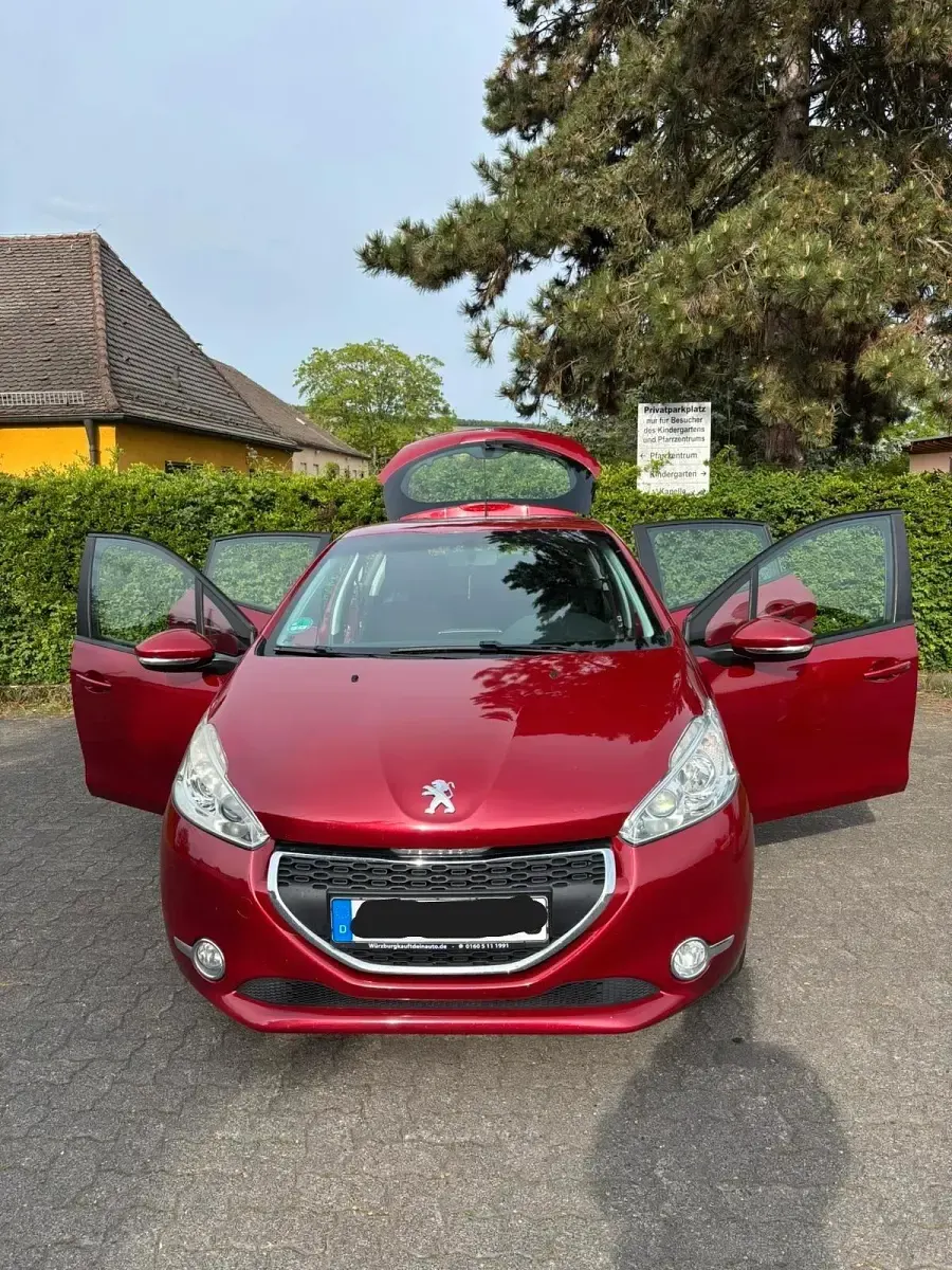Gebraucht Peugeot 208 82 PS (60 kW) 2013 Rot Kleinwagen