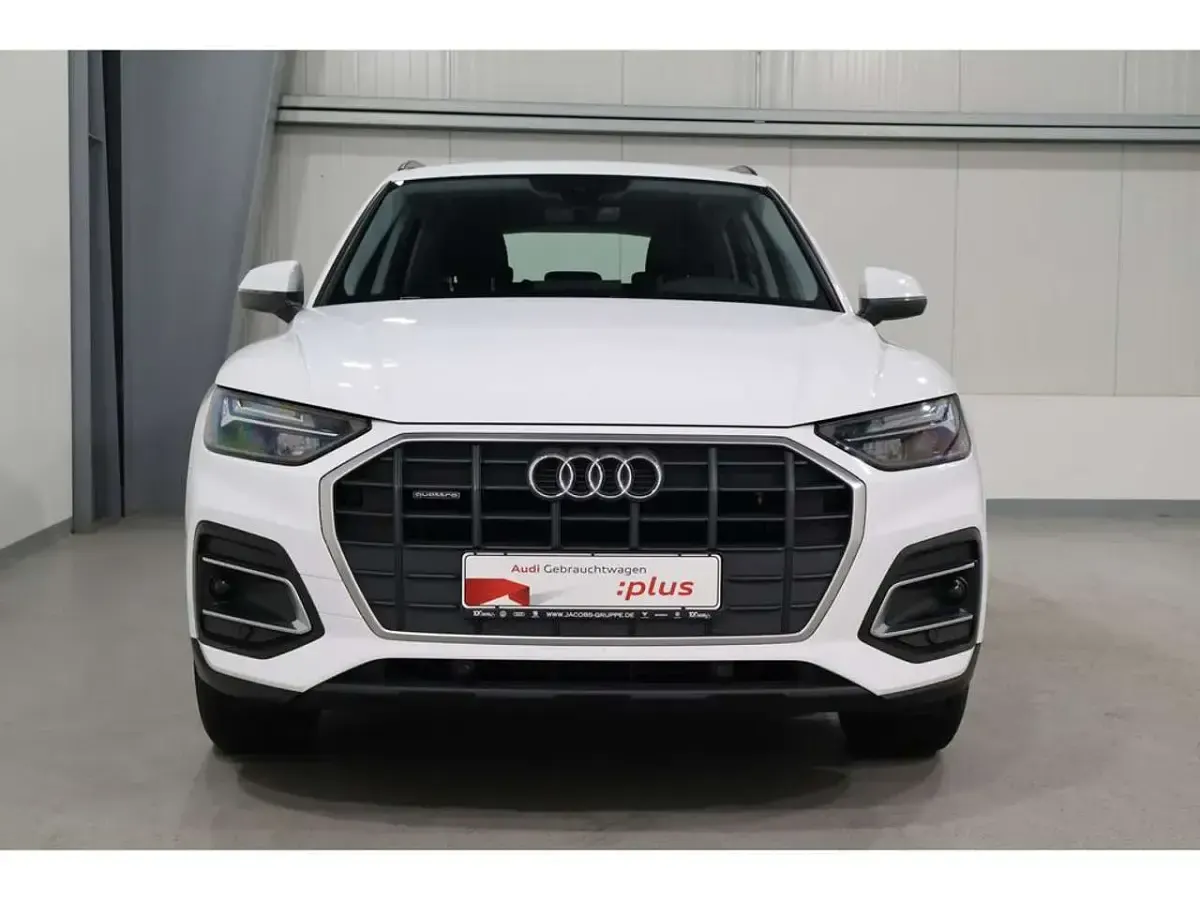Gebraucht Audi Q5 Basis 204 PS (150 kW) 2025 Arkonaweiß SUV