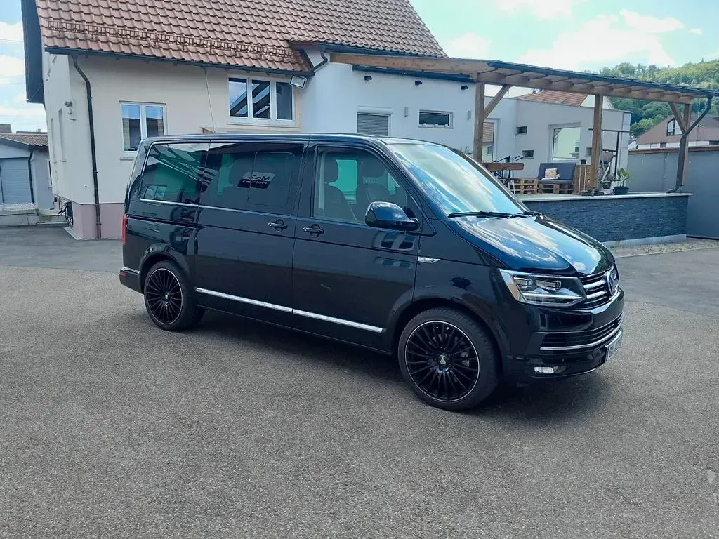 Gebraucht VW Multivan Highline 204 PS (150 kW) 2016 Schwarz Van / Kleinbus