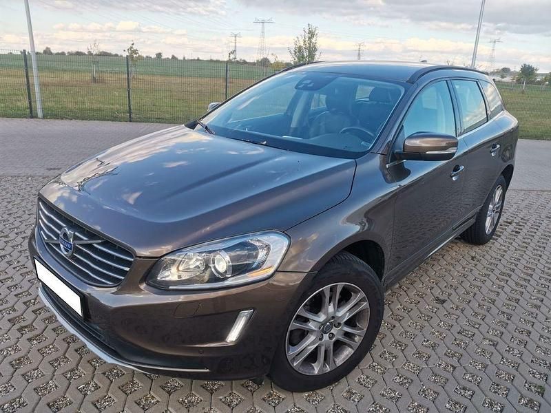 Braun Gebraucht 2014 Volvo XC60 Summum SUV | 9.999 € (Superpreis) - Bild 1/4