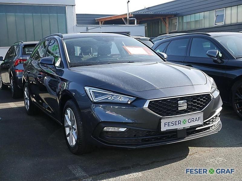 Gebraucht Seat Leon Style 131 PS (96 kW) 2023 Magnetic grau metallic Kombi