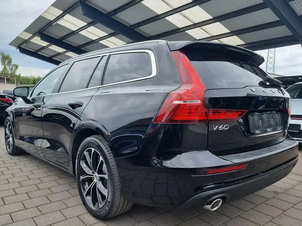 Gebraucht Volvo V60 190 PS (139 kW) 2020 Schwarz Kombi