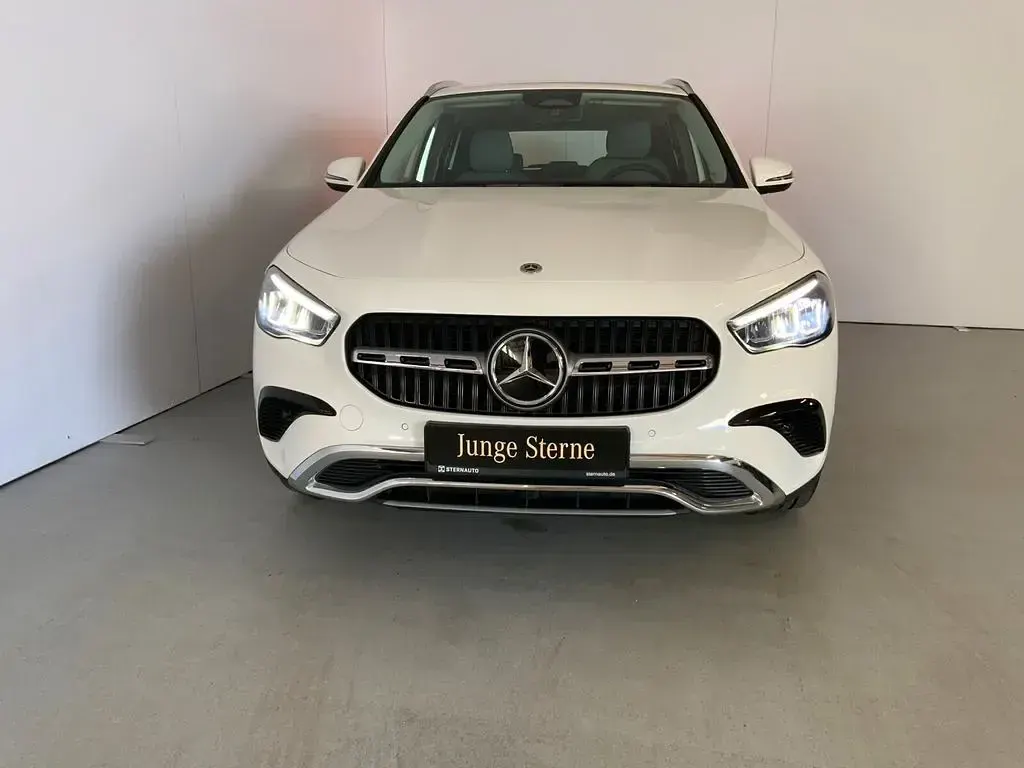 Gebraucht Mercedes GLA180 Progressive 116 PS (85 kW) 2024 Unilack polarweiß SUV