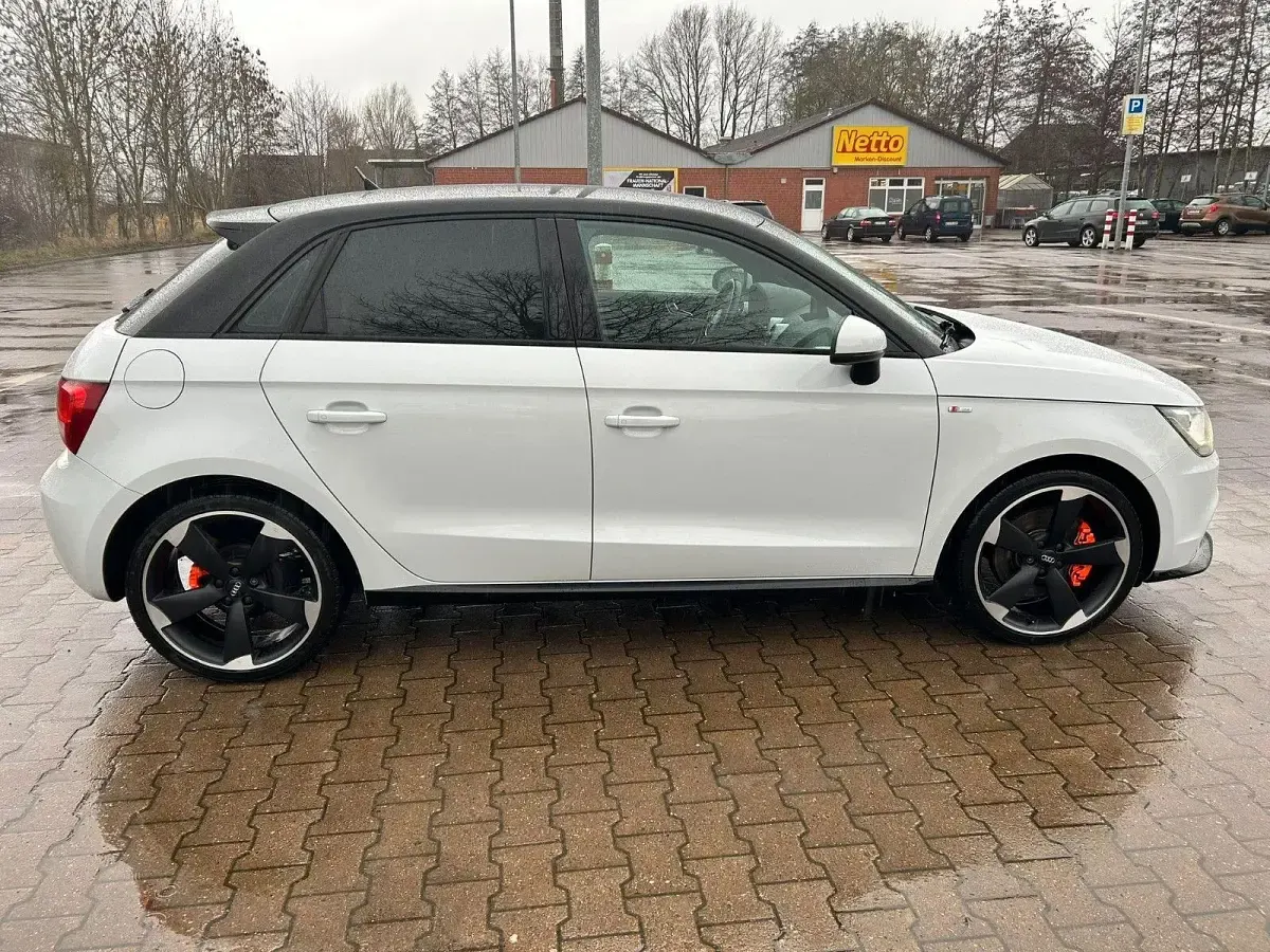 Używany Audi A1 S-Line 185 KM (136 kW) 2014 Biały Hatchback