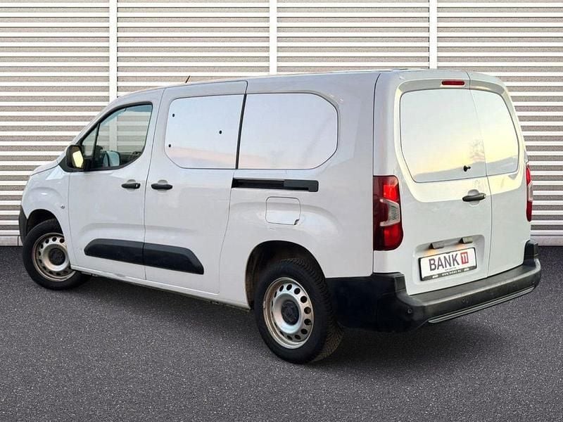 Second-hand Citroën Berlingo 102 CP (75 kW) 2022 Alb Monovolum