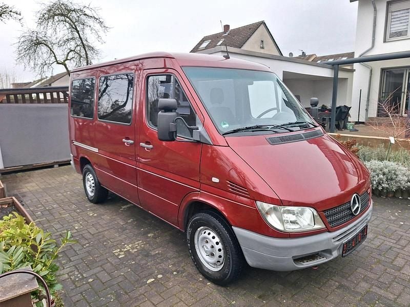 Rot Gebraucht 2005 Mercedes Sprinter Van | 5.600 € (Fairer Preis) - Bild 1/4