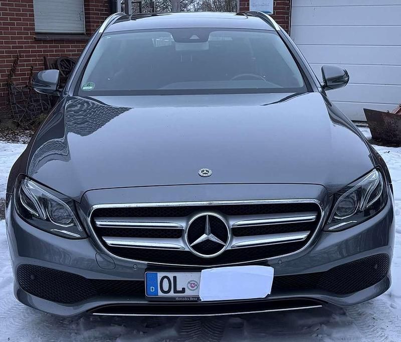 Grau Gebraucht 2017 Mercedes E220 Avantgarde Kombi | 21.500 € (Fairer Preis) - Bild 1/4