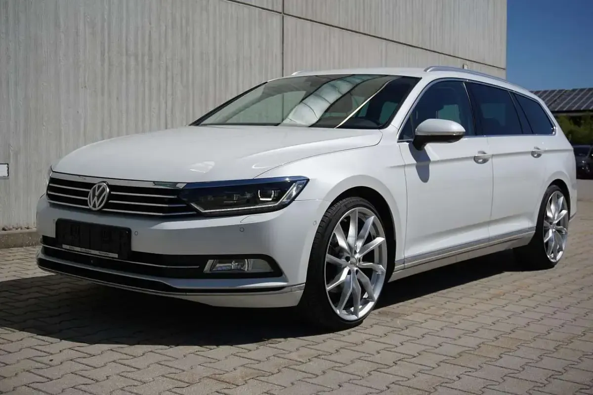 Używany VW Passat 190 KM (139 kW) 2015 Biały Kombi