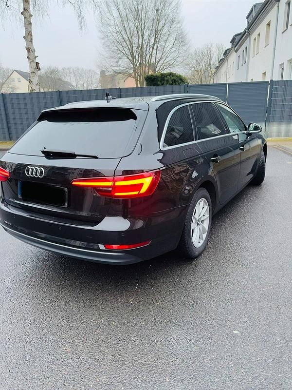 Gebraucht Audi A4 Ambiente 150 PS (110 kW) 2018 Schwarz Kombi