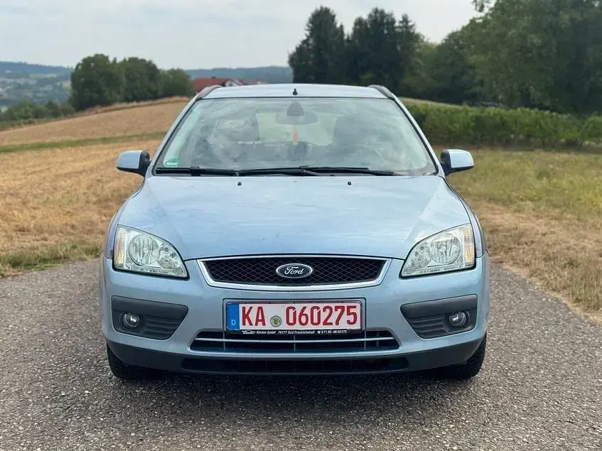 Gebraucht Ford Focus Trend 116 PS (85 kW) 2005 Blau Limousine