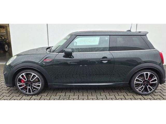 Gebraucht Mini John Cooper Works 231 PS (169 kW) 2021 Rebel green Kleinwagen