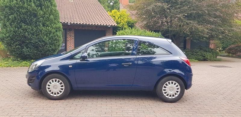 Gebraucht Opel Corsa Selection 69 PS (50 kW) 2014 Blau Kleinwagen