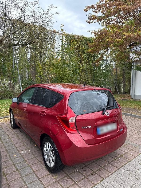 Gebraucht Nissan Note 80 PS (58 kW) 2013 Rot Kleinwagen