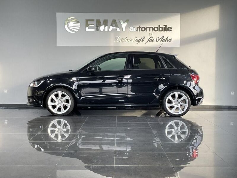 Schwarz (mythosschwarz metallic) Gebraucht 2017 Audi A1 Sportback S-Line Kleinwagen | 15.989 € (Teuer) - Bild 1/3