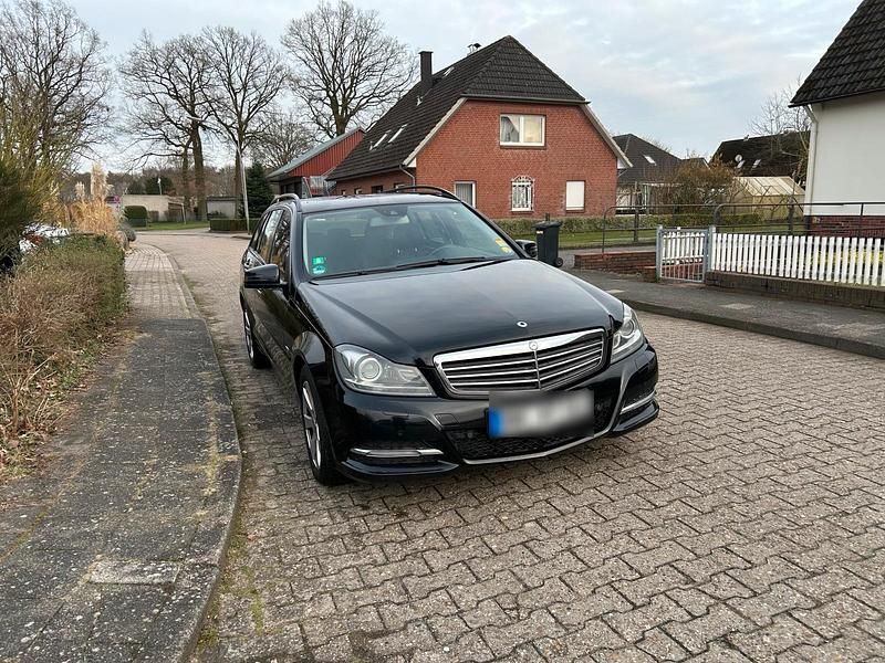 Gebraucht Mercedes C220 170 PS (125 kW) 2011 Schwarz Kombi