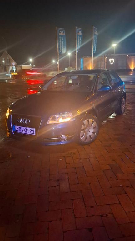 Gebraucht Audi A3 Ambiente 105 PS (77 kW) 2011 Blau Kleinwagen