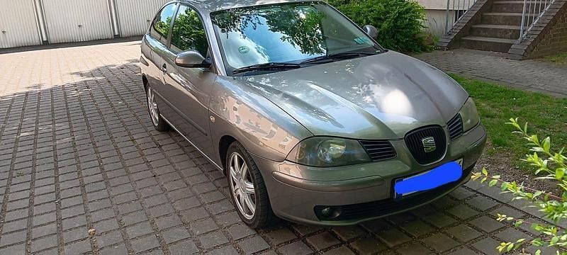 Grau Gebraucht 2005 Seat Ibiza Kleinwagen | 1.350 € (Fairer Preis) - Bild 1/4