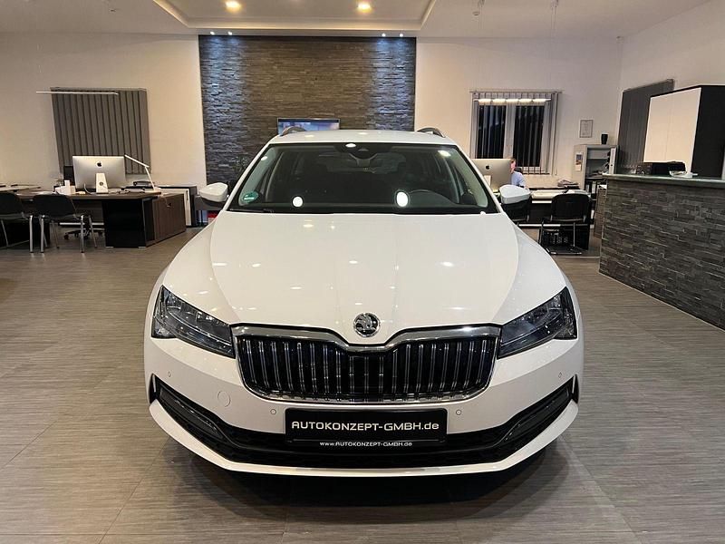 Gebraucht Skoda Superb Ambition 150 PS (110 kW) 2021 Weiß Kombi