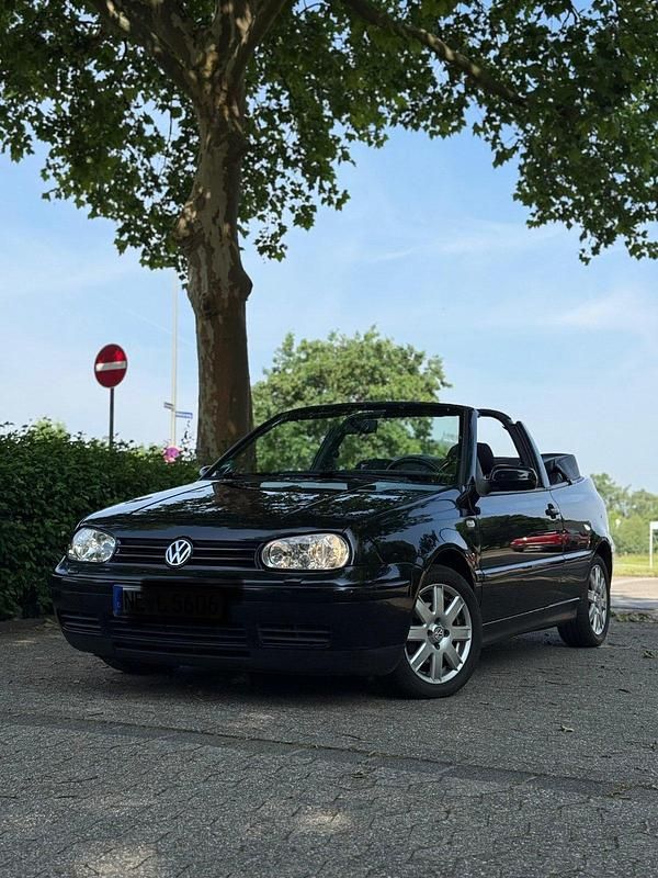 Schwarz Gebraucht 2001 VW Golf Cabriolet Cabrio | 2.399 € - Bild 1/4