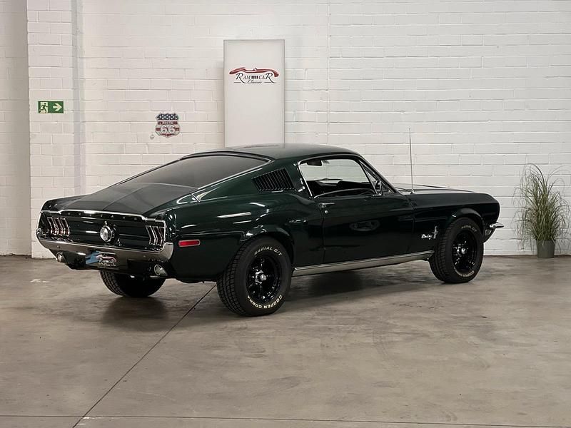 Używany Ford V8 Fastback 233 KM (171 kW) 1968 Zielony Coupe
