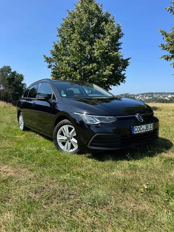 Schwarz Gebraucht 2021 VW Golf VIII Life Kombi | 20.299 € (Fairer Preis) - Bild 1/4