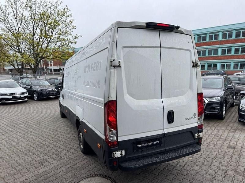 Gebraucht Iveco Daily 156 PS (114 kW) 2019 Weiß Van / Kleinbus