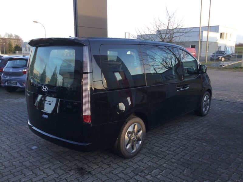 Gebraucht Hyundai Staria Trend 224 PS (164 kW) 2024 Schwarz Van / Kleinbus