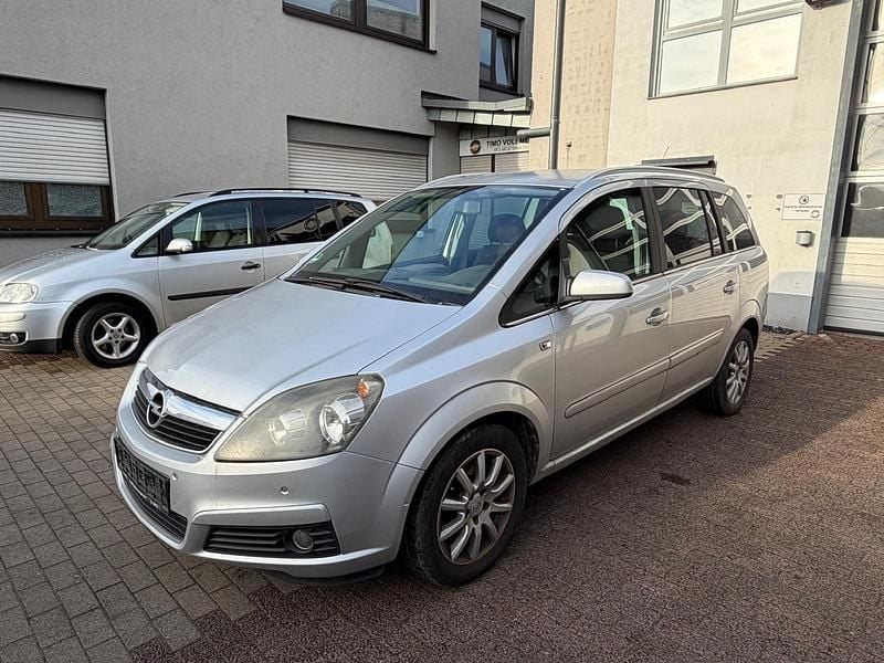 Silber Gebraucht 2008 Opel Zafira Van / Kleinbus | 800 € (Superpreis) - Bild 1/4