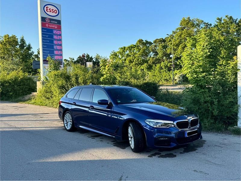 Blau Gebraucht 2018 BMW 540 Shadowline Kombi | 38.500 € - Bild 1/4