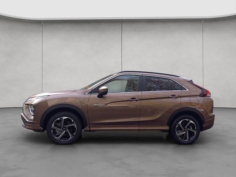 Neu Mitsubishi Eclipse Cross Select 98 PS (72 kW) 2025 Bronzebraun metallic SUV
