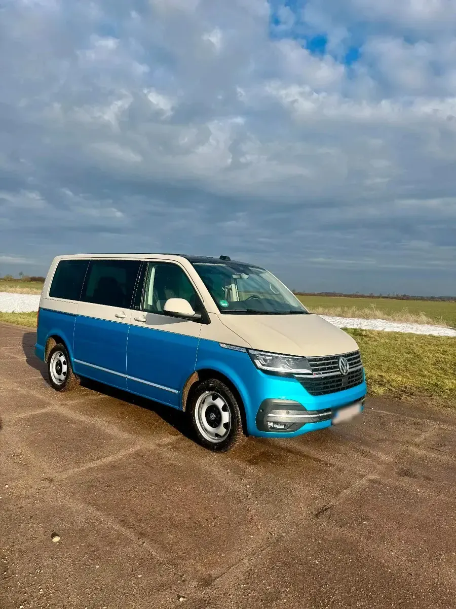 Usata VW Multivan 204 CV (150 kW) 2022 Andere farben Monovolume